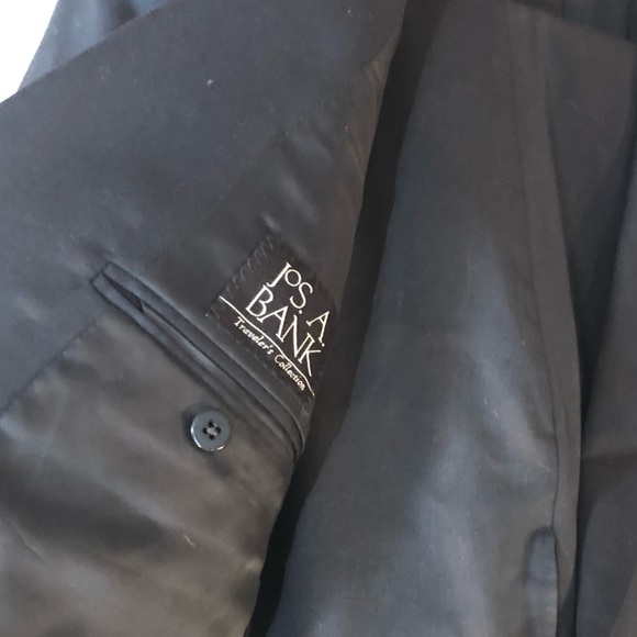 Jos. A. Bank Suit Traveler’s Collection - Picture 4 of 6
